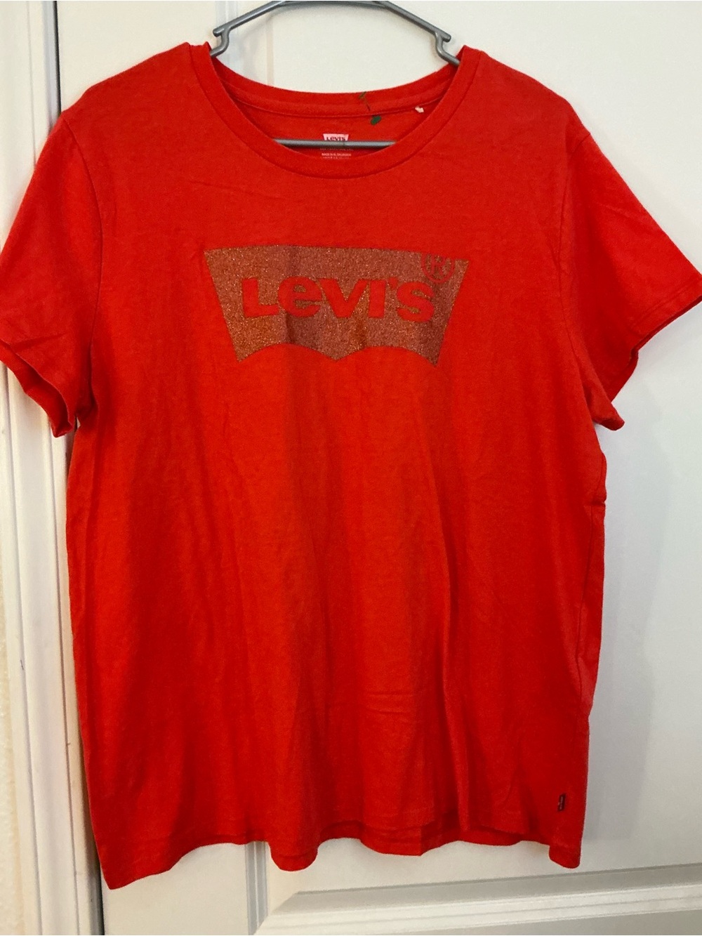 Levi's Red Glitter Batwing Logo Short Sleeve Graphic Tee Shirt Size XL
